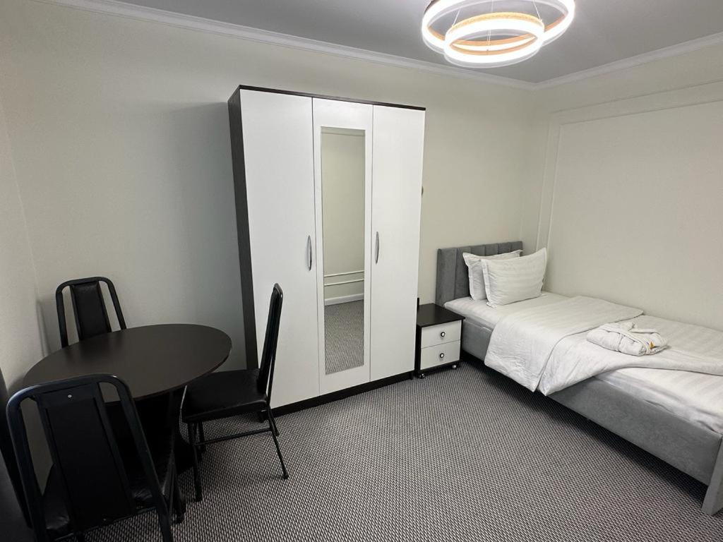 Voyazh Hotell Taraz Eksteriør bilde