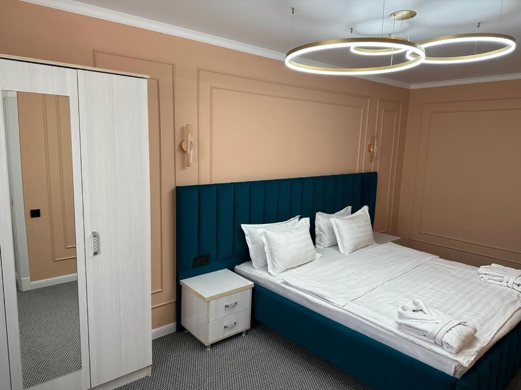 Voyazh Hotell Taraz Eksteriør bilde